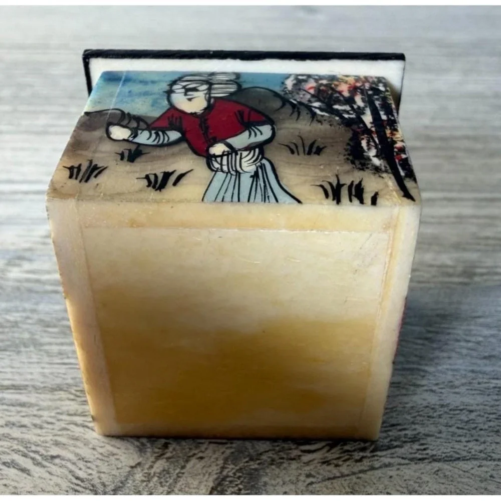 Vtg Hand Painted Camel Bone Persian Trinket Box W/ Lid 1.25